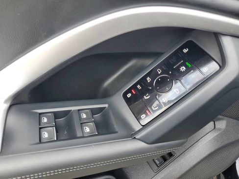 Used 2025 Audi Q5 Premium w/ Convenience Package AWD/4WD image 20