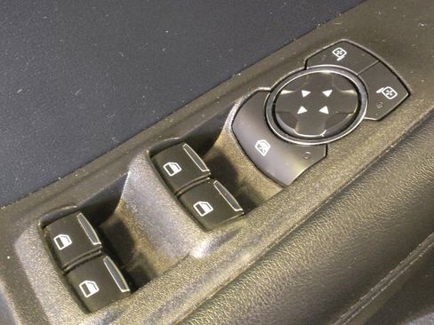 Used 2022 Ford Edge SE image 27