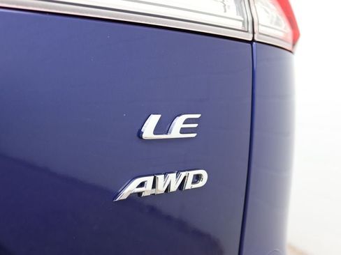 Used 2022 Toyota Corolla Cross LE AWD/4WD image 13