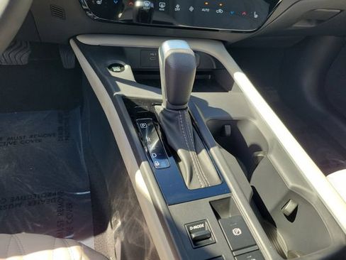 New 2026 Nissan Sentra SL w/ Floor Mat Package FWD image 19