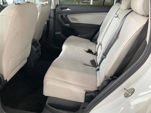 Used 2021 Volkswagen Tiguan SE image 20