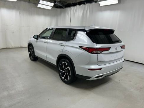 Used 2024 Mitsubishi Outlander AWD image 8