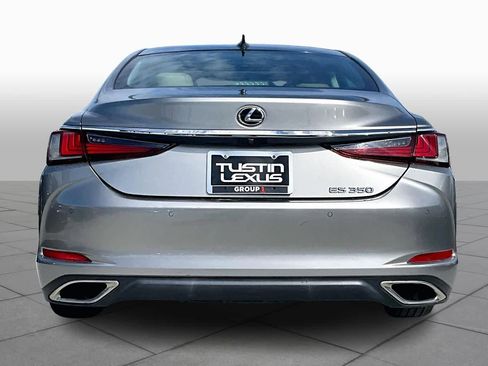 Used 2019 Lexus ES 350 Ultra Luxury w/ Accessory Package image 4