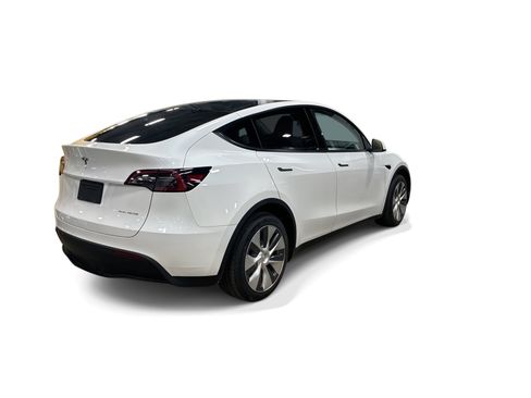 Certified 2023 Tesla Model Y Long Range AWD/4WD image 6