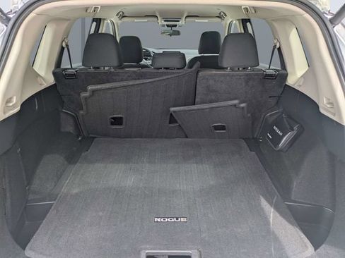Used 2024 Nissan Rogue SV FWD image 12
