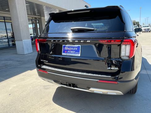 New 2026 Ford Explorer Active w/ Active Comfort Package AWD/4WD image 5