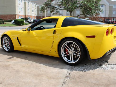 Used 2007 Chevrolet Corvette Z06 w/ Preferred Equipment Group RWD image 25