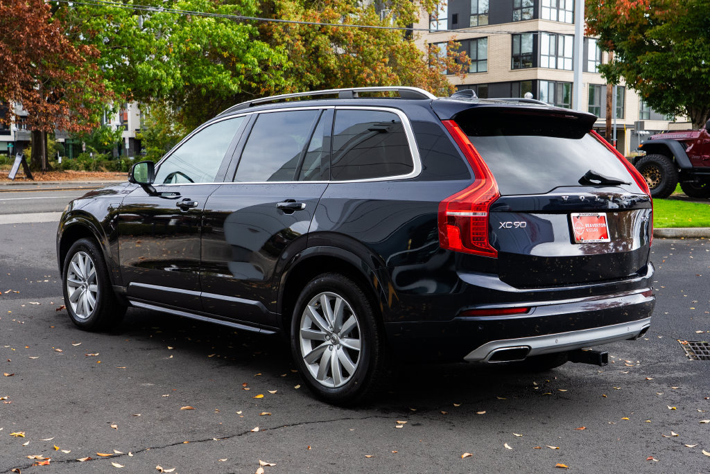 Used 2016 Volvo XC90 T6 Momentum w/ Momentum Plus Package AWD/4WD image 4
