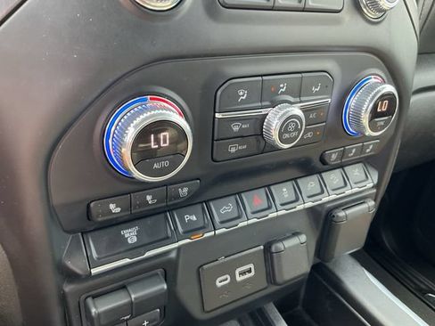 Used 2022 GMC Sierra 2500 AT4 w/ AT4 Preferred Package AWD/4WD image 18
