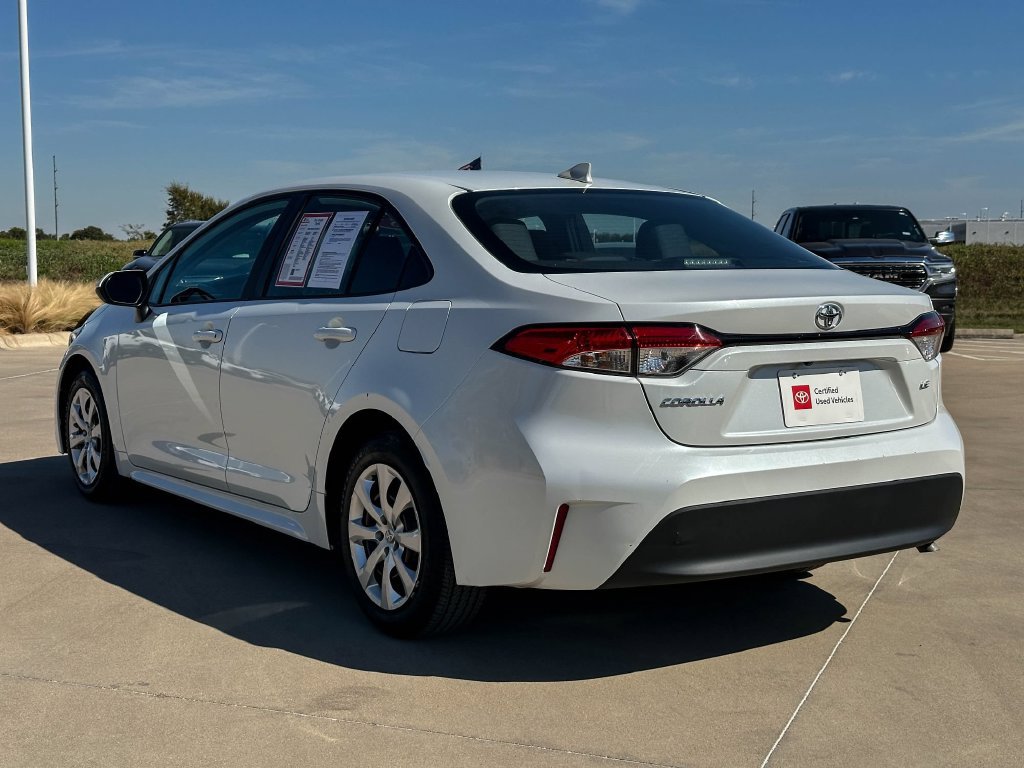 Used 2025 Toyota Corolla LE FWD image 5