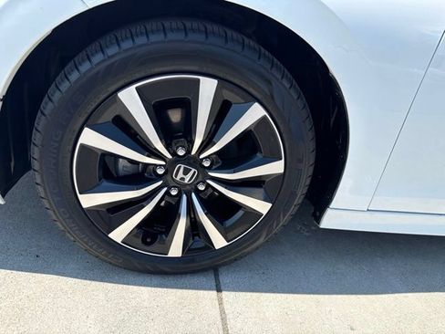 Used 2022 Honda Civic EX image 18