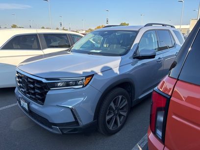 Certified 2025 Honda Pilot Touring