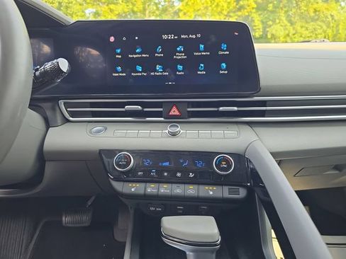 Used 2023 Hyundai Elantra SEL w/ Convenience Package FWD image 21