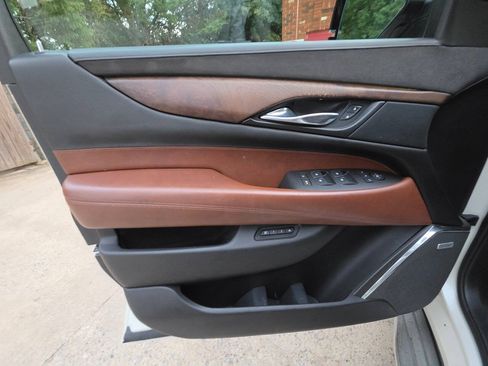 Used 2015 Cadillac Escalade Premium AWD/4WD image 9
