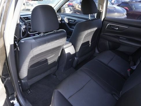 Used 2018 Nissan Altima 2.5 SR w/ Interior Lighting Package image 11