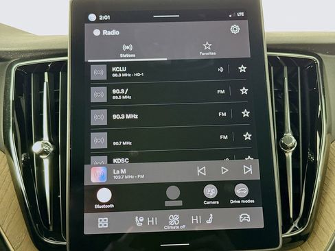 Used 2026 Volvo XC60 B5 Plus w/ Climate Package PRO image 14