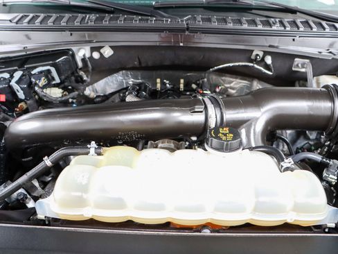 Used 2022 Ford Expedition Limited image 34