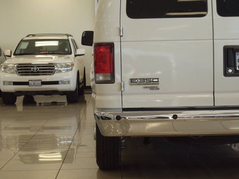 Used 2014 Ford E-350 and Econoline 350 XLT RWD image 32