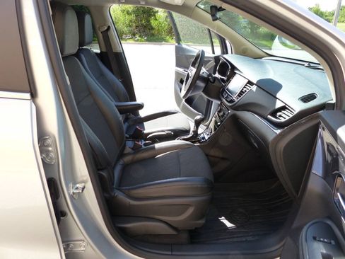 Used 2021 Buick Encore Preferred w/ Safety Package AWD/4WD image 43