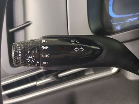 Used 2024 Hyundai Elantra SE FWD image 27