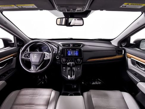Used 2019 Honda CR-V Touring image 3