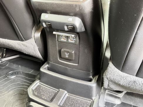 Used 2019 Jeep Wrangler Unlimited Sahara w/ Dual Top Group AWD/4WD image 45