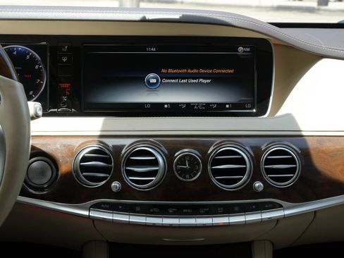 Used 2017 Mercedes-Benz S 550 Sedan image 12