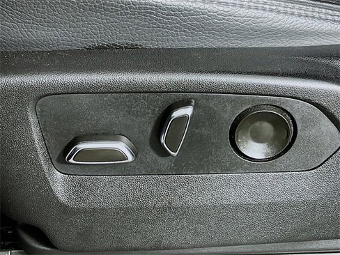 Used 2022 GMC Yukon Denali w/ Max Trailering Package image 11