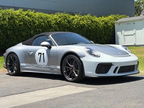 Certified 2019 Porsche 911 Speedster RWD image 9