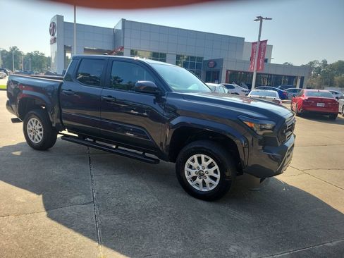 Certified 2025 Toyota Tacoma SR5 RWD image 9