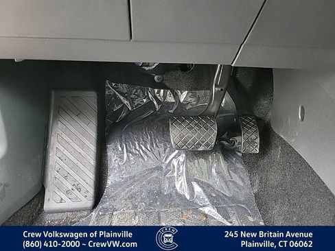 New 2026 Volkswagen Taos SE image 39