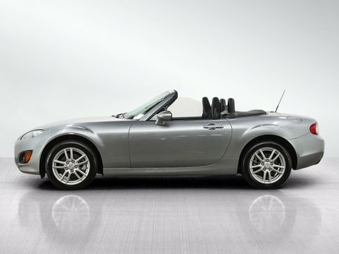 Used 2011 MAZDA MX-5 Miata Sport RWD image 3