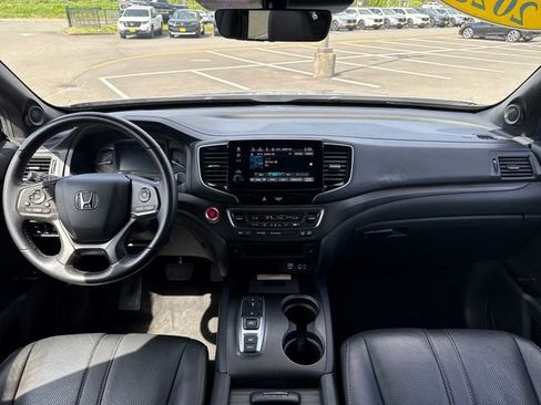 Used 2023 Honda Passport TrailSport image 11
