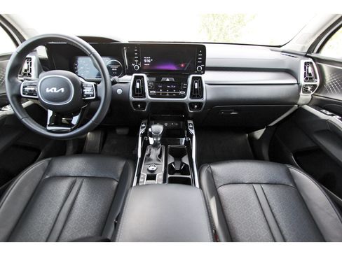 Certified 2023 Kia Sorento SX FWD image 10