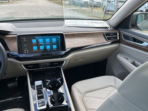 New 2026 Volkswagen Atlas SE image 11