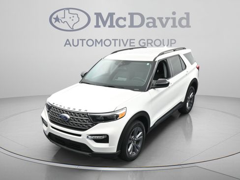 Used 2023 Ford Explorer XLT w/ Equipment Group 202A AWD/4WD image 35