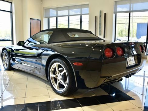 Used 2003 Chevrolet Corvette Convertible w/ Preferred Equipment Group1 RWD image 4