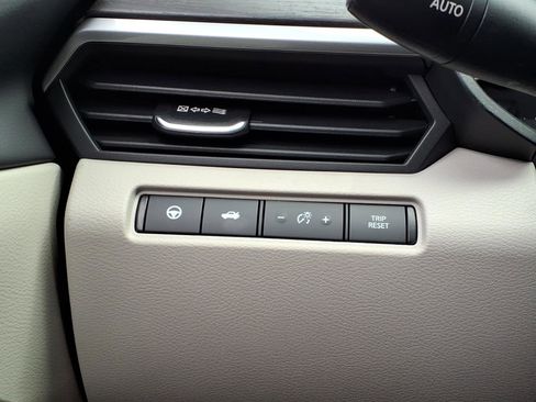 Used 2024 Nissan Altima 2.5 SL FWD image 31