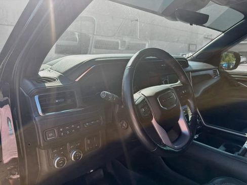 Used 2023 GMC Yukon Denali AWD/4WD image 8