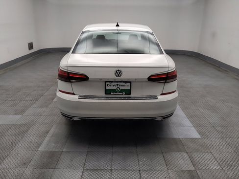 Used 2021 Volkswagen Passat 2.0T SE FWD image 6