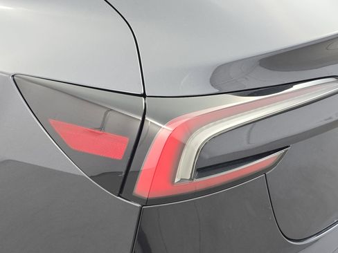 Used 2024 Tesla Model 3 Standard Range image 33