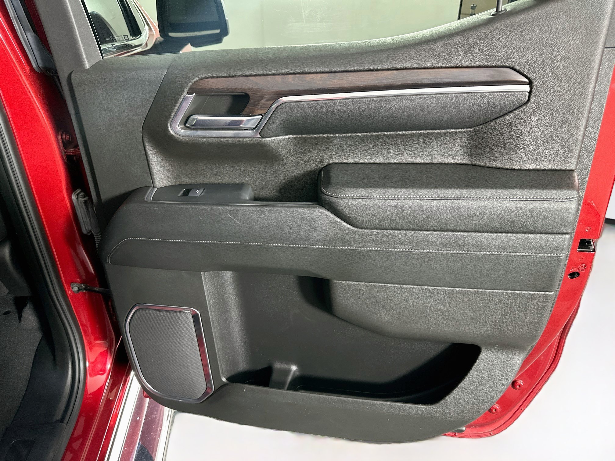 Used 2024 GMC Sierra 1500 SLT RWD image 28