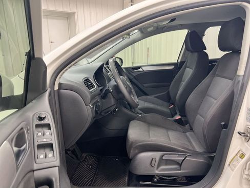 Used 2011 Volkswagen Golf 4-Door FWD image 18