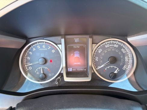 Used 2017 Toyota Tacoma SR5 w/ Tow Package image 13