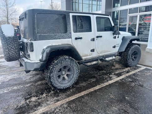 Used 2012 Jeep Wrangler Unlimited Sport image 9