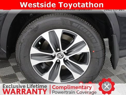 New 2026 Toyota Highlander XLE image 11