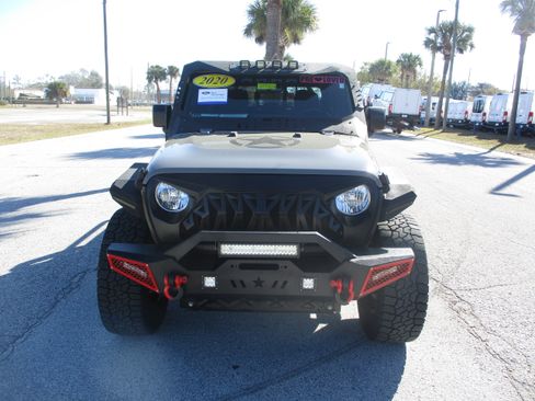 Used 2020 Jeep Gladiator Sport w/ Quick Order Package 24S image 2