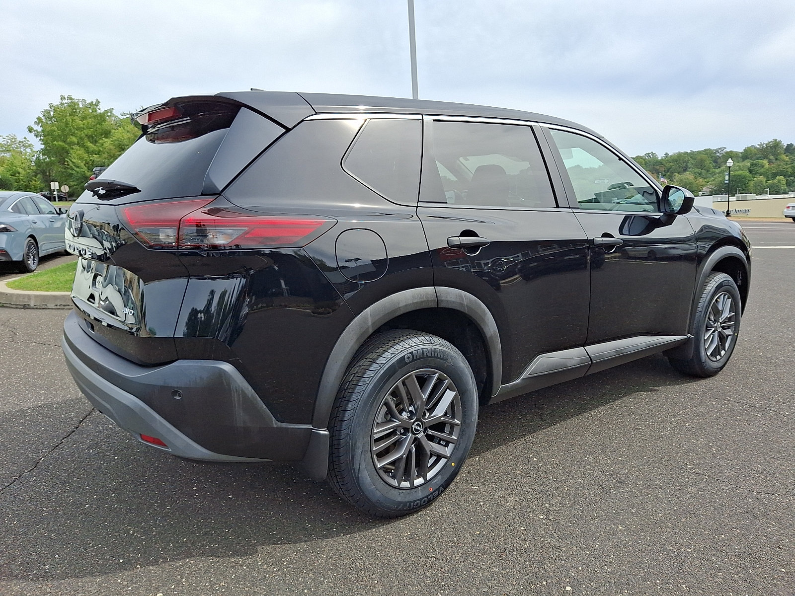 Certified 2023 Nissan Rogue S AWD/4WD image 6