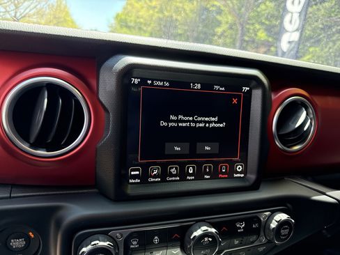 Used 2021 Jeep Wrangler Unlimited Rubicon AWD/4WD image 27