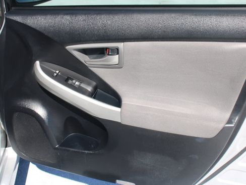 Used 2015 Toyota Prius Three w/ Solar Roof Package FWD image 16